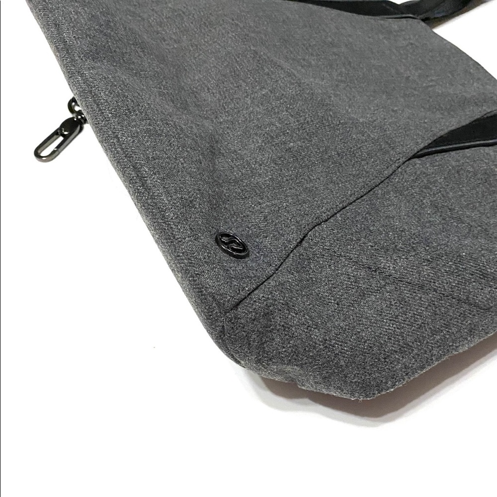 lululemon Wool Convertible Tote - Picture 8 of 10